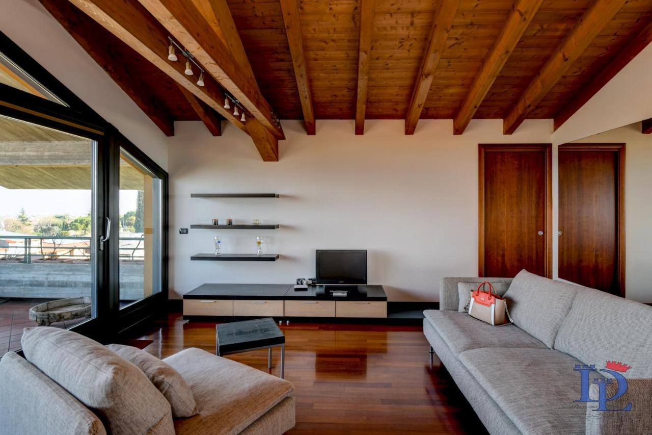 דסנזאנו דל גארדה Desenzanoloft Official Partner Marriott Homes & Villas - Paradise Lake View In A 5 Pools Exclusive Residence מראה חיצוני תמונה